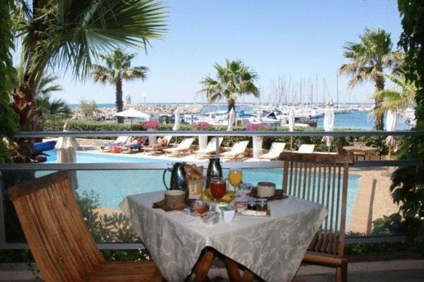 Hotel Azur Bord De Mer La Grande-Motte Eksteriør billede